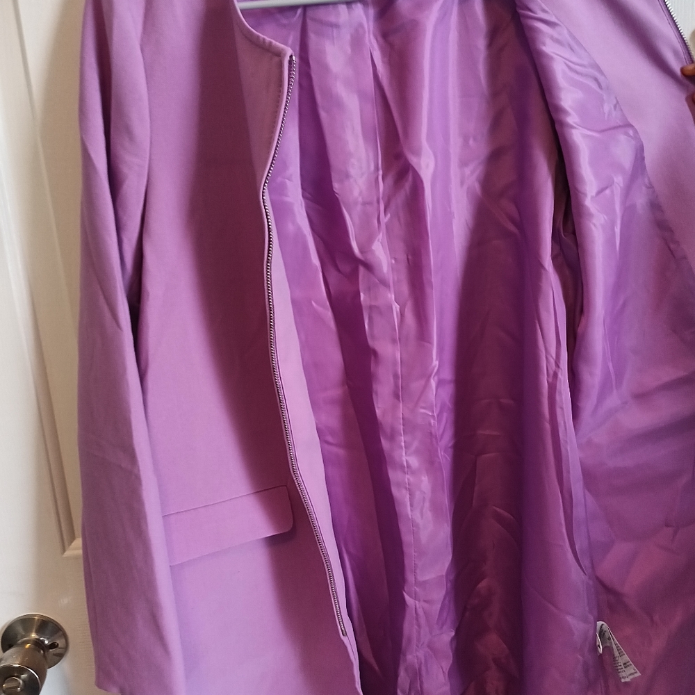 Suit - Picture 5 of 15